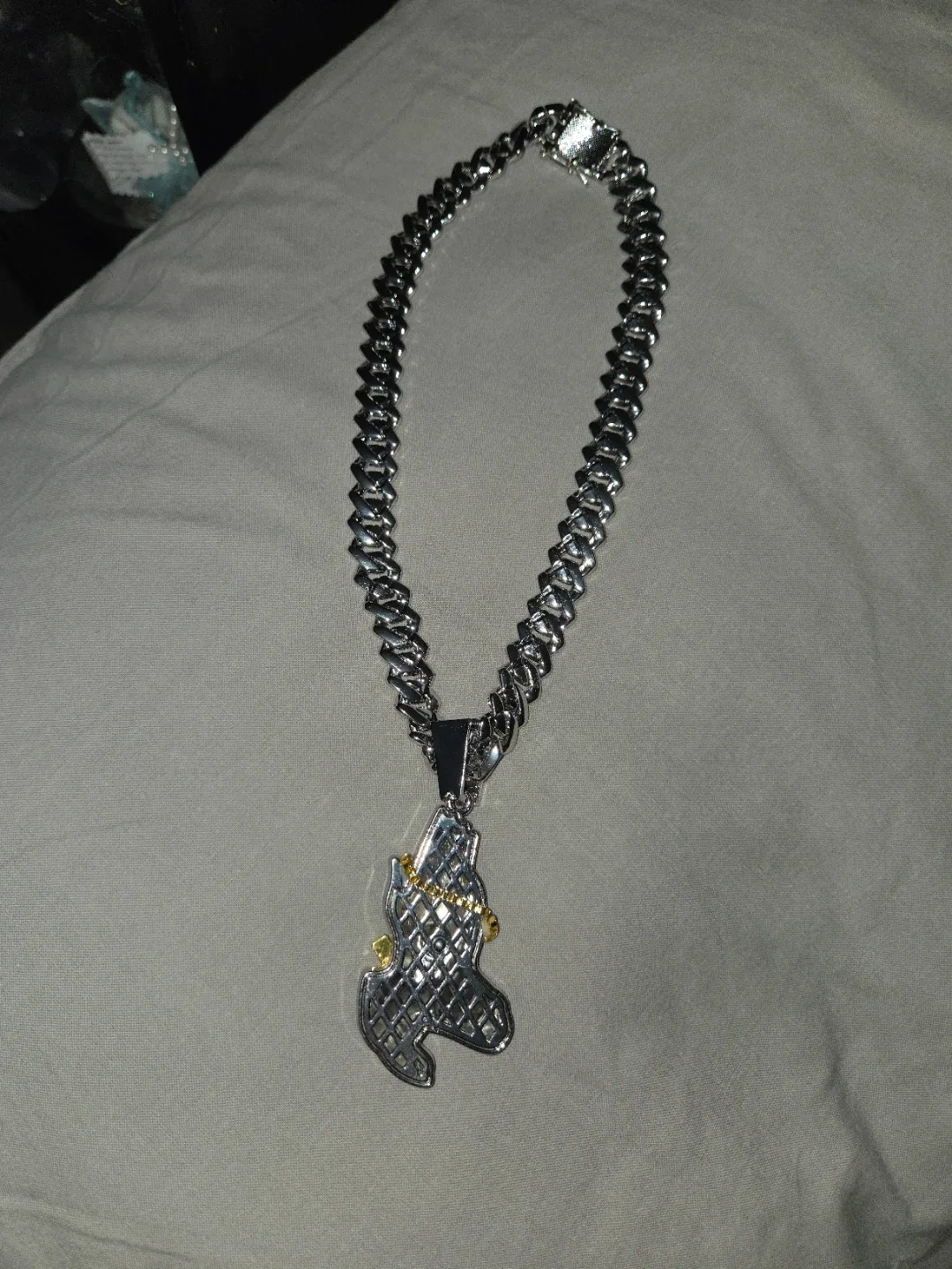 Cuban Link Chain with Praying Hands Pendant image indicator(4)
