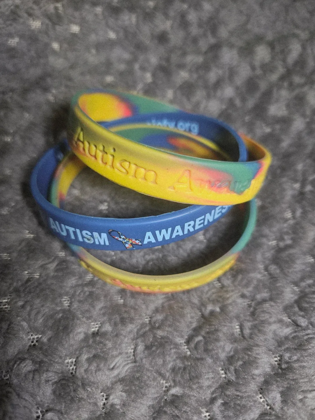 🥕🥕Autism Awareness Rubber Bracelets thumbnail