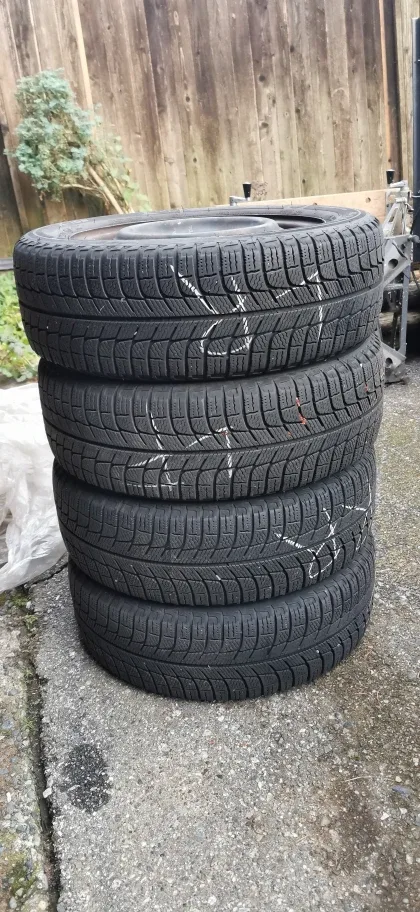 4 Snow tires with rim for sales image indicator(2)