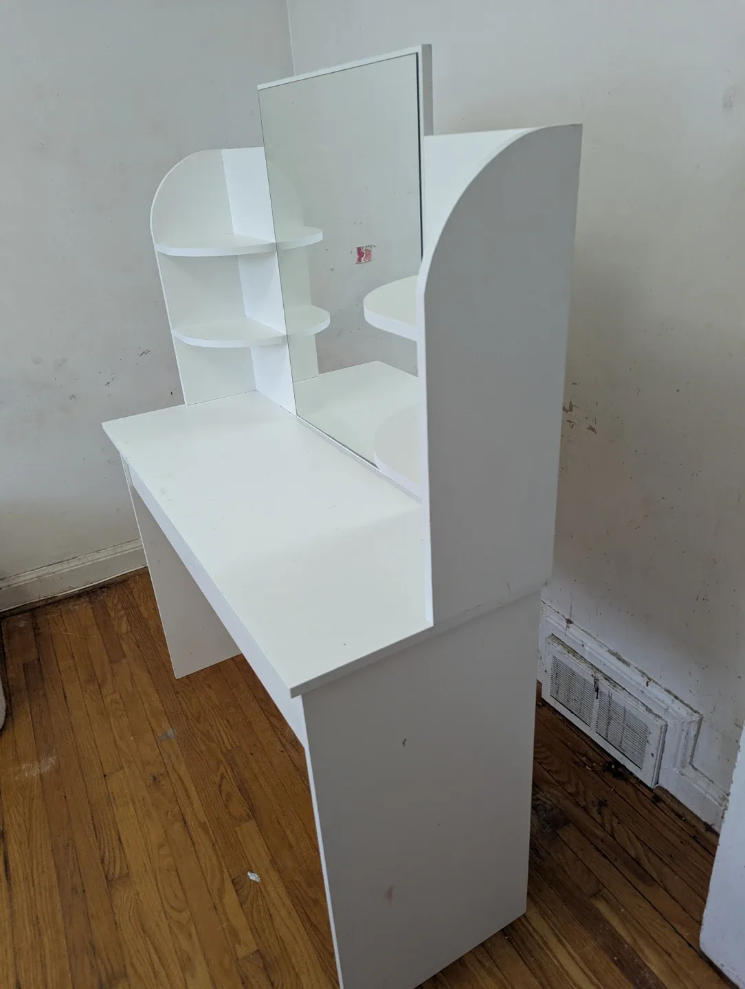 White Vanity Table with Mirror image indicator(6)