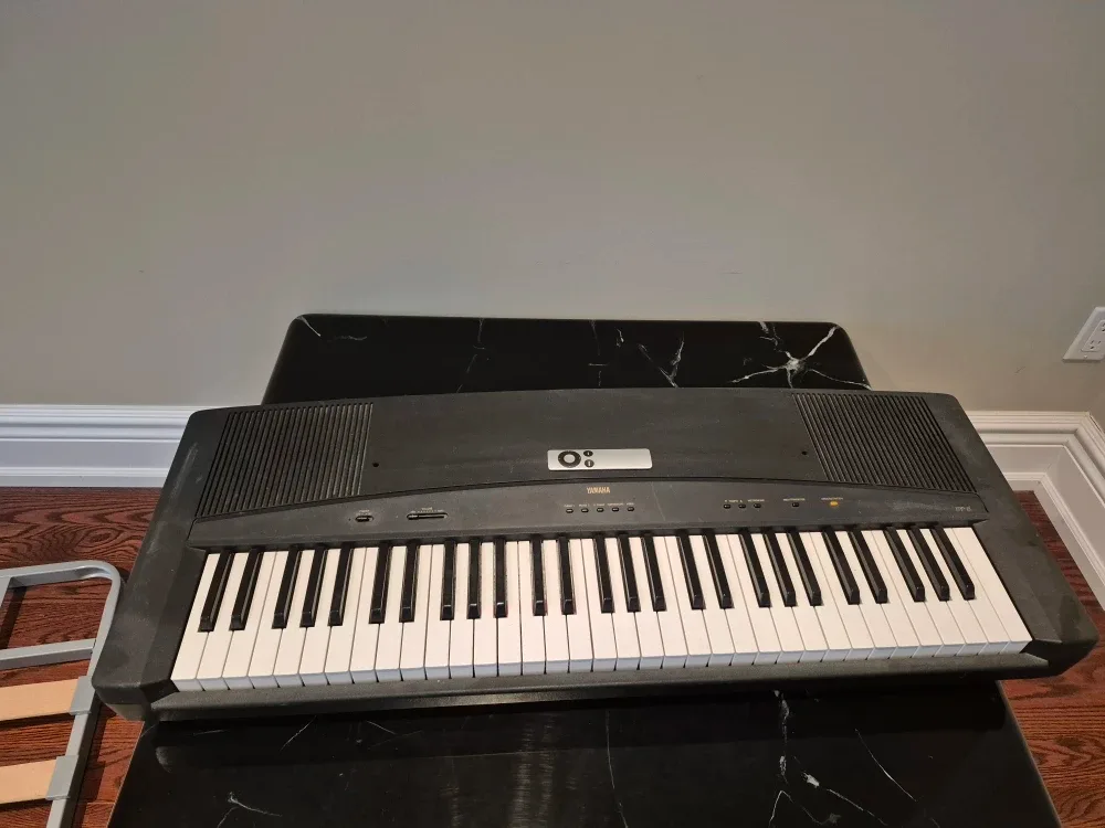 Yamaha YPT-210 Keyboard