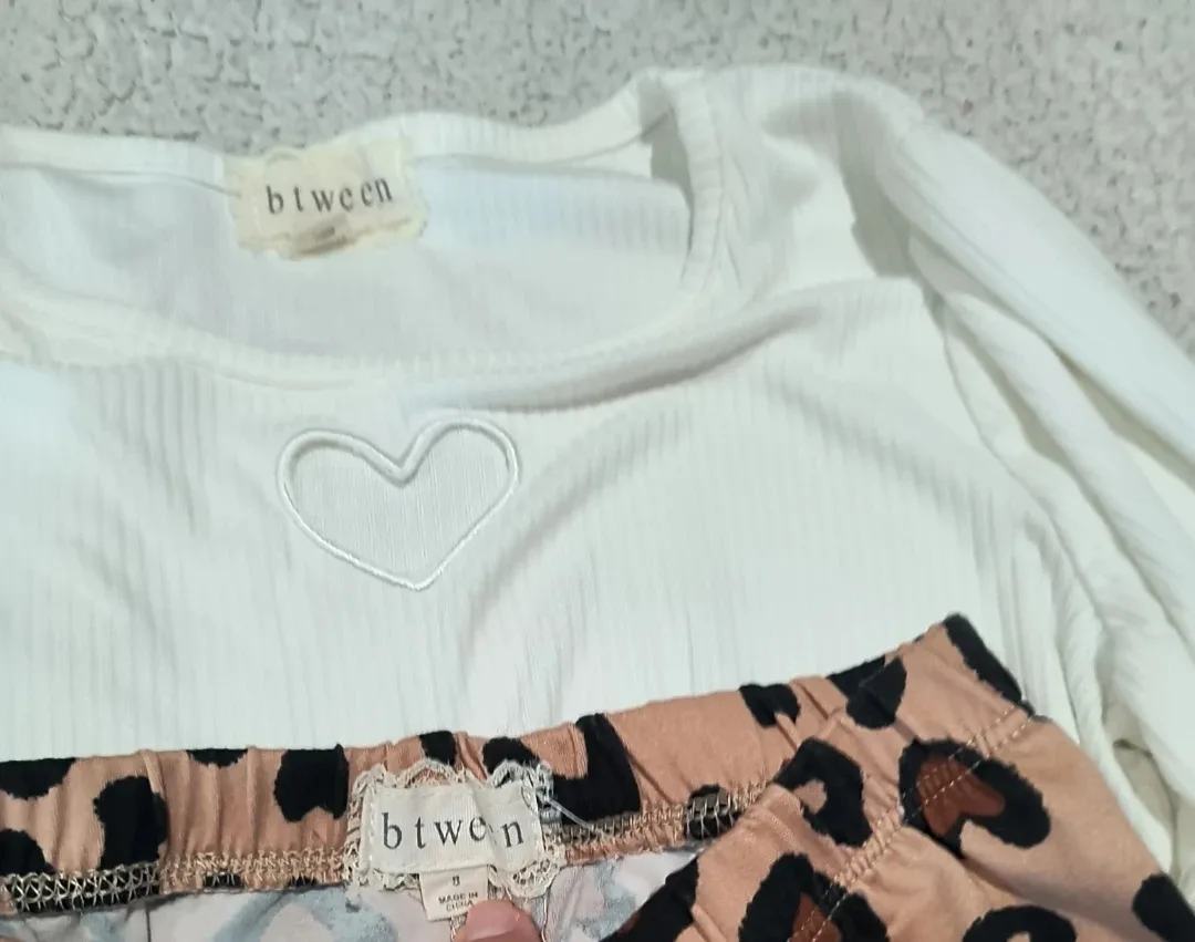 btween Girls Outfit - White Top & Leopard Print Leggings image indicator(2)
