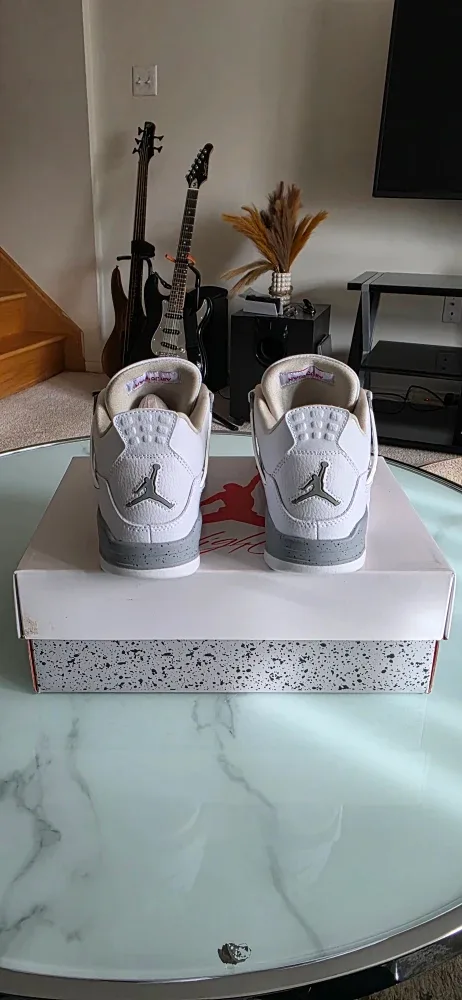 New Air Jordan 4 Retro White Oreo Size 10.5 image indicator(2)