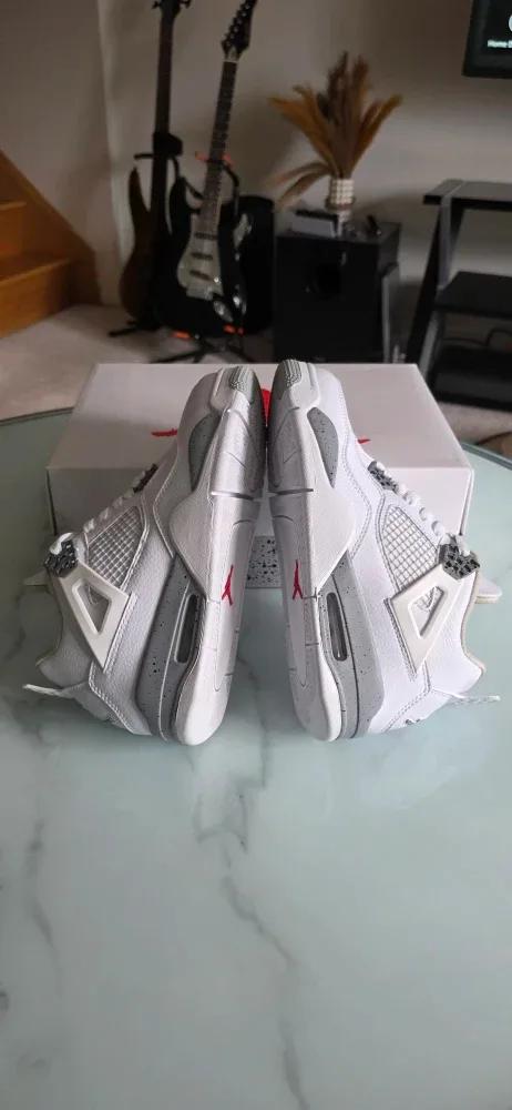 New Air Jordan 4 Retro White Oreo Size 10.5 image indicator(7)