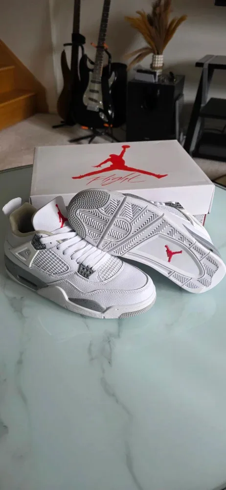 New Air Jordan 4 Retro White Oreo Size 10.5 image indicator(8)