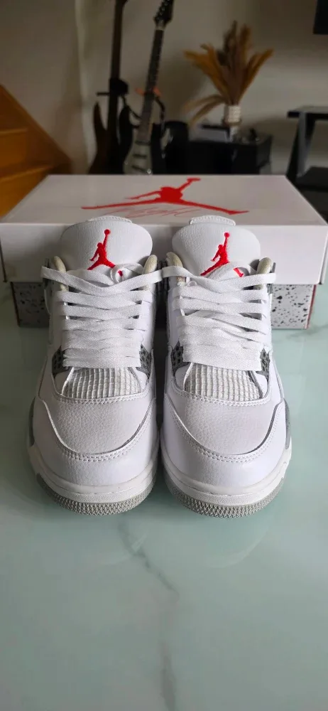 New Air Jordan 4 Retro White Oreo Size 10.5 image indicator(10)