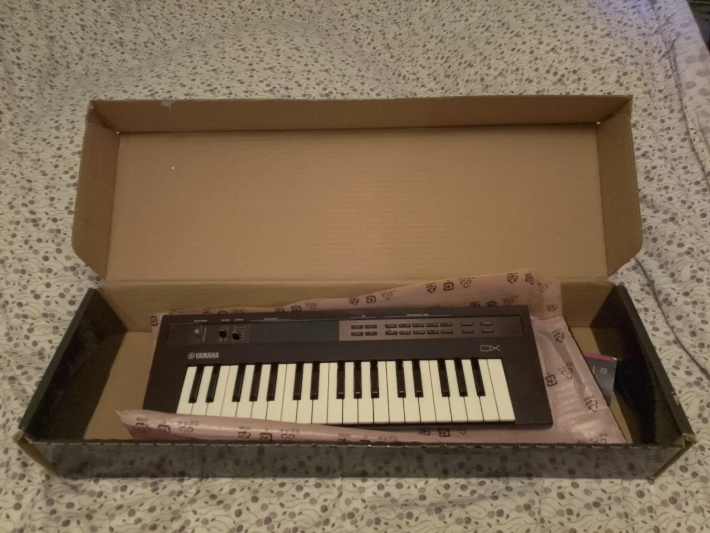 Yamaha Reface DX Portable FM Synthesizer - Original 80s Sounds