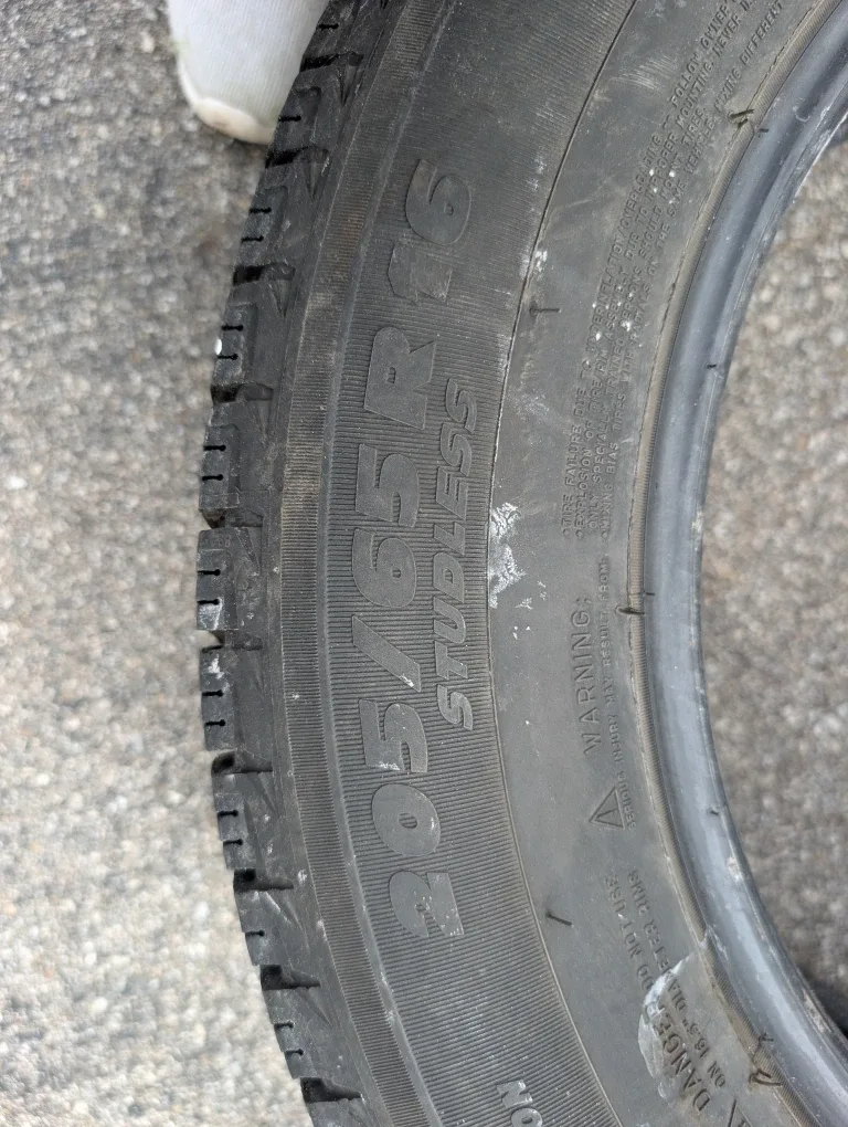 Michelin X-Ice 205/65R16 Winter Tire image indicator(3)