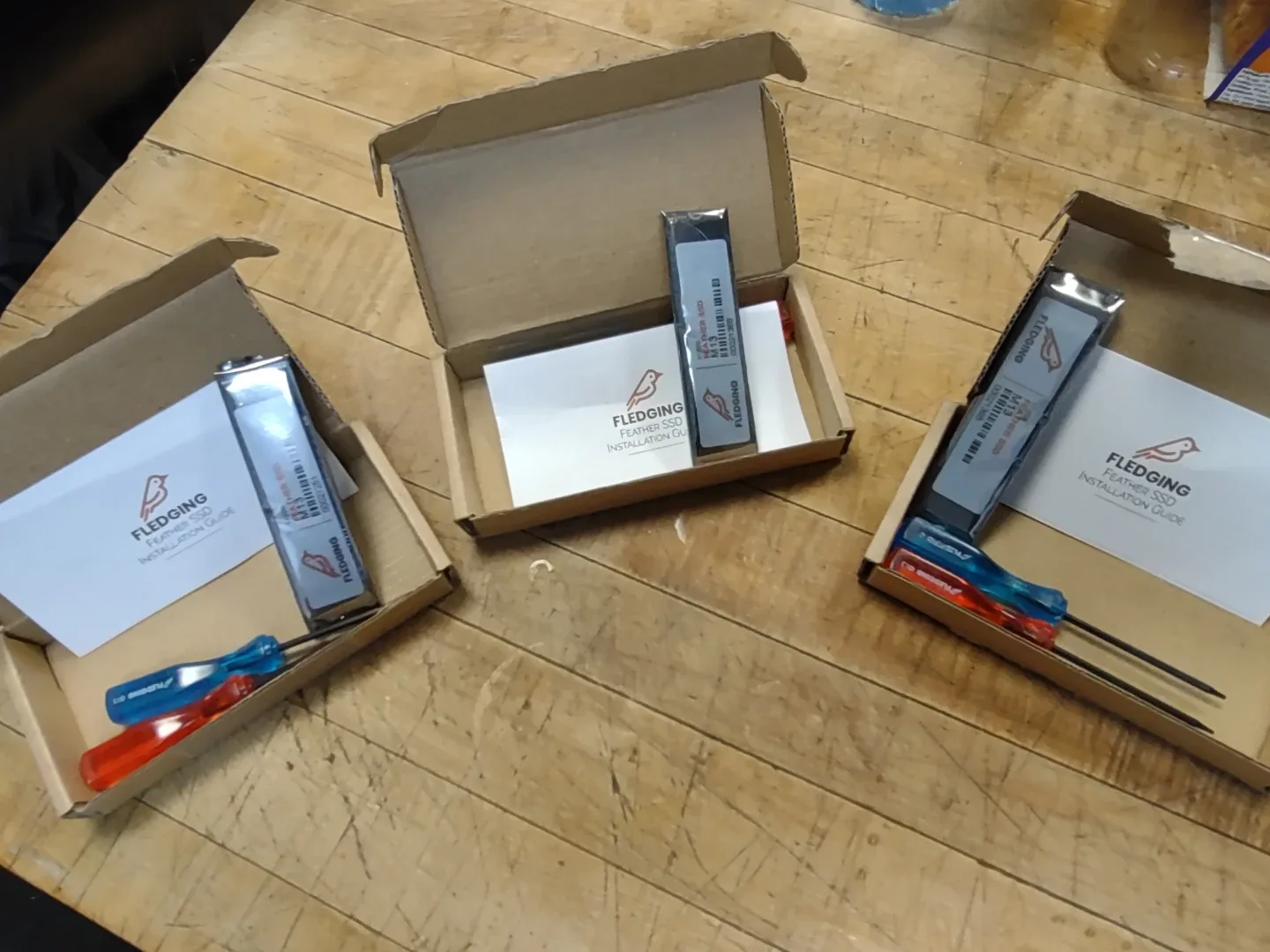 New Fledging Feather M13 512GB SSD image indicator(3)