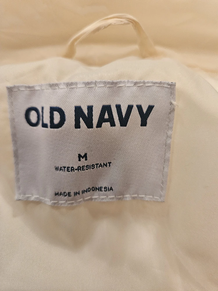 Old Navy Puffer Vest - Size M - photo 4