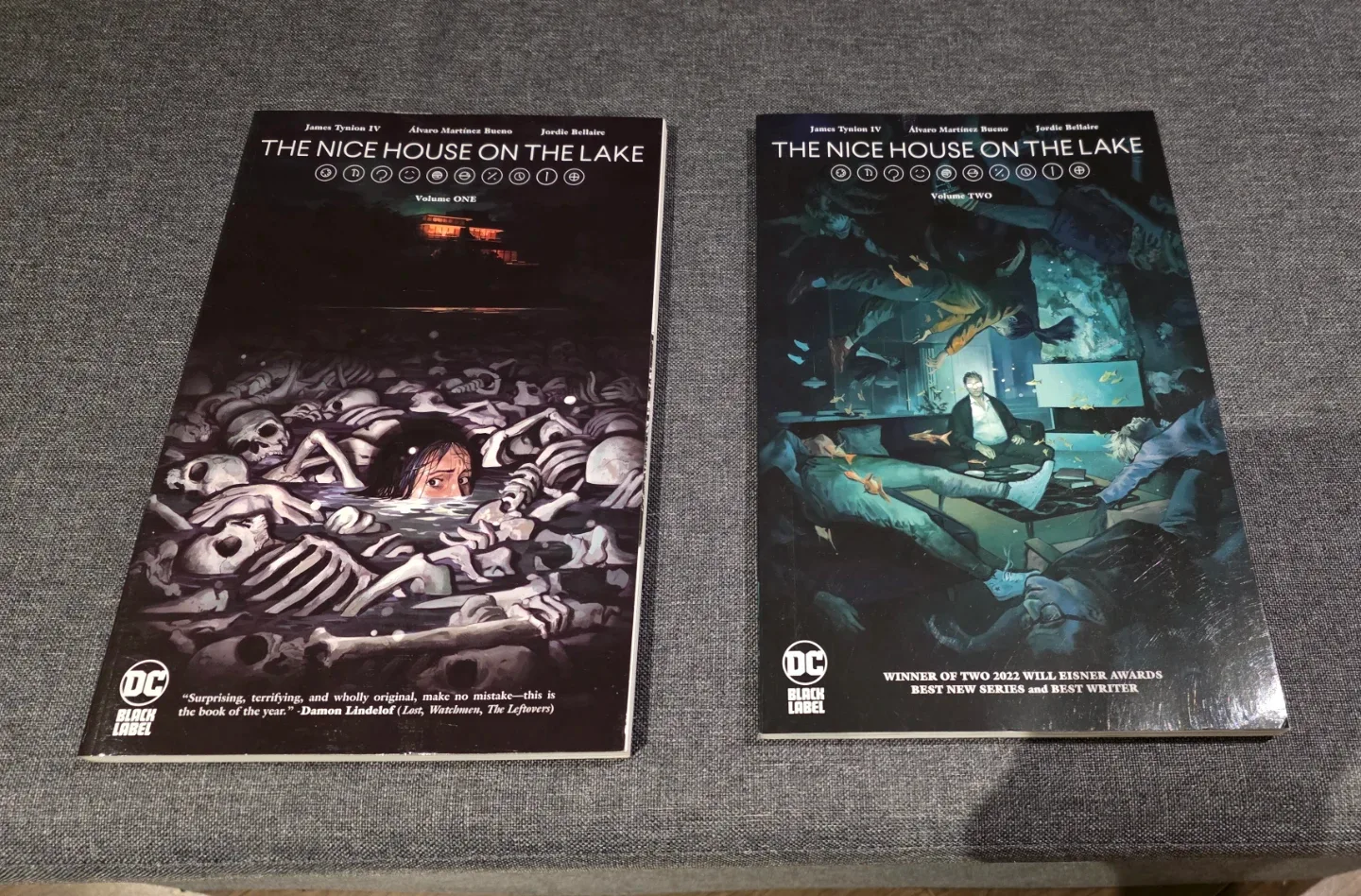 Graphic Novel Set image indicator(9)