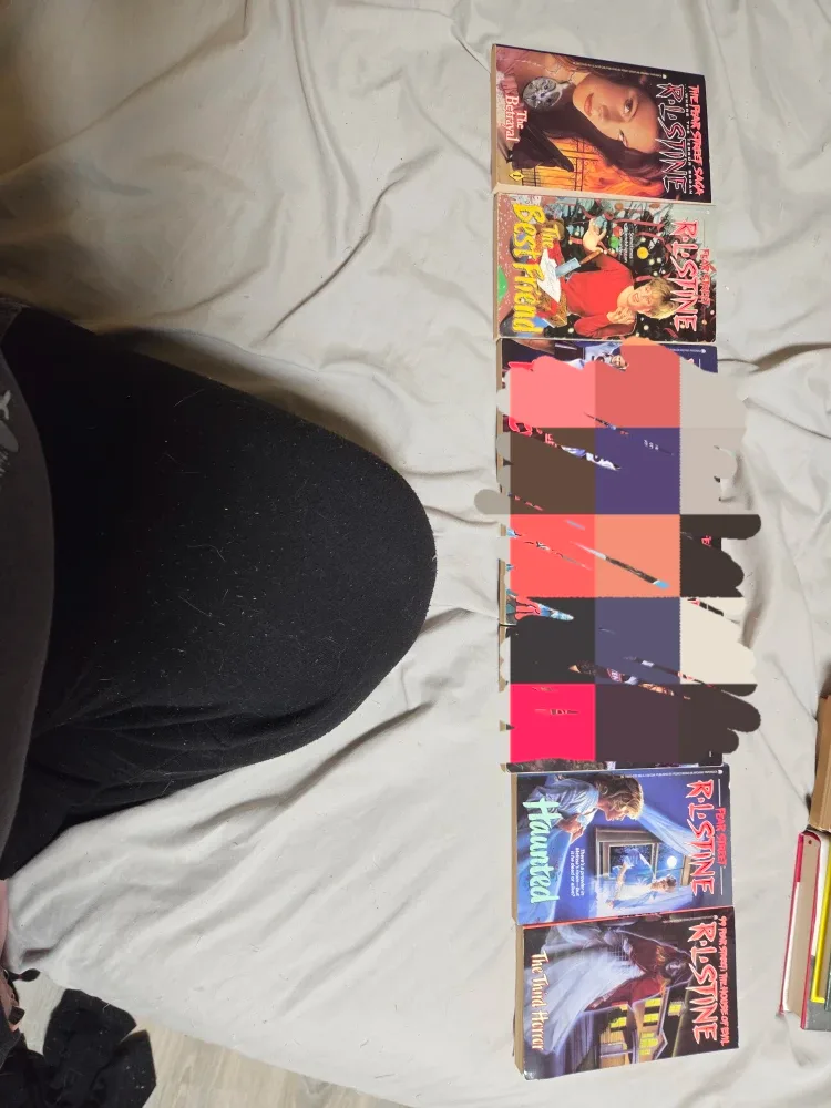 R.L. Stine Fear Street Novels image indicator(4)