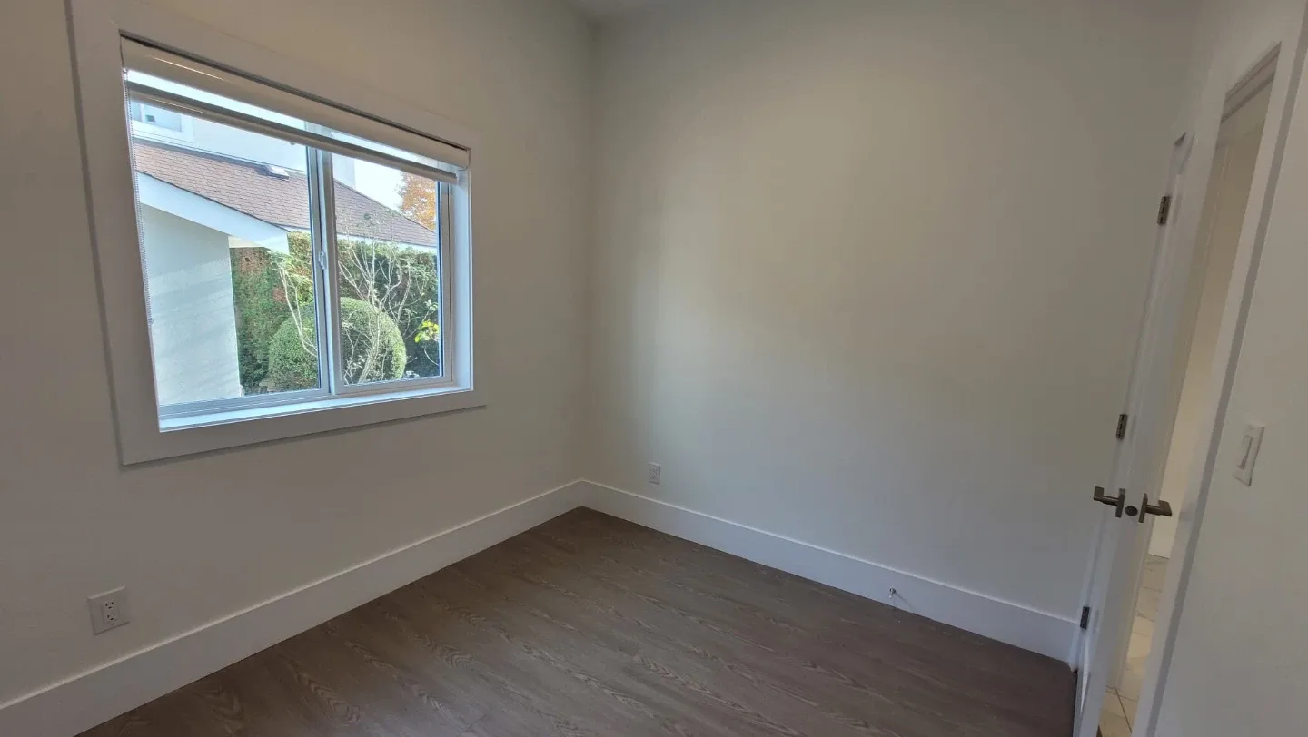 1 Bedroom, 1 Bathroom Suite for Rent image indicator(10)