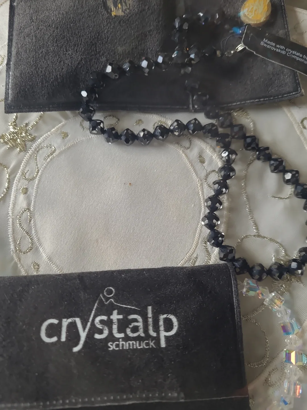 Swarovski crystal necklace image indicator(2)