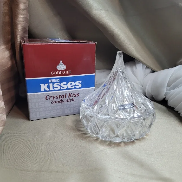 Godinger Hershey's Kisses Shannon Crystal Candy Dish image indicator(9)