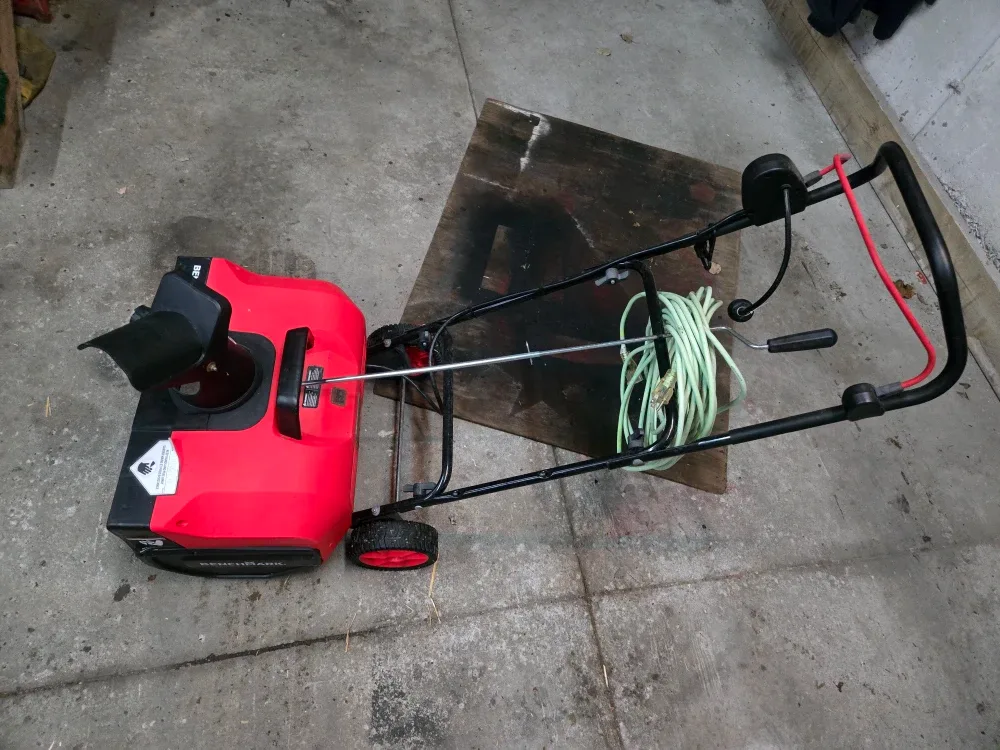 Benchmark 22-in Electric Snow Thrower