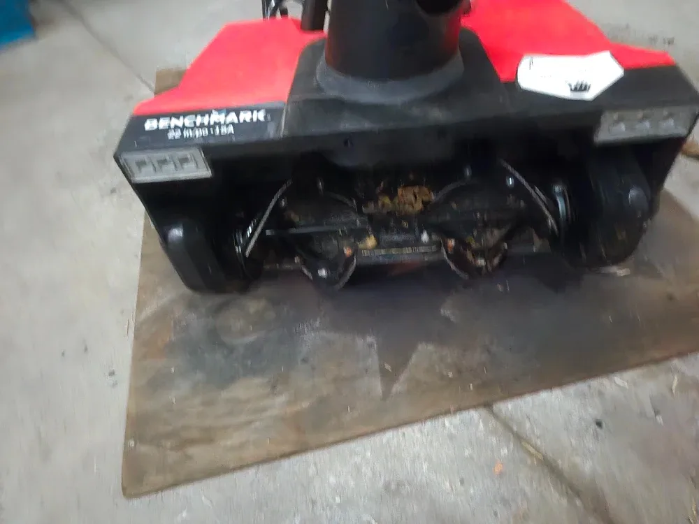 Benchmark 22-in Electric Snow Thrower image indicator(3)