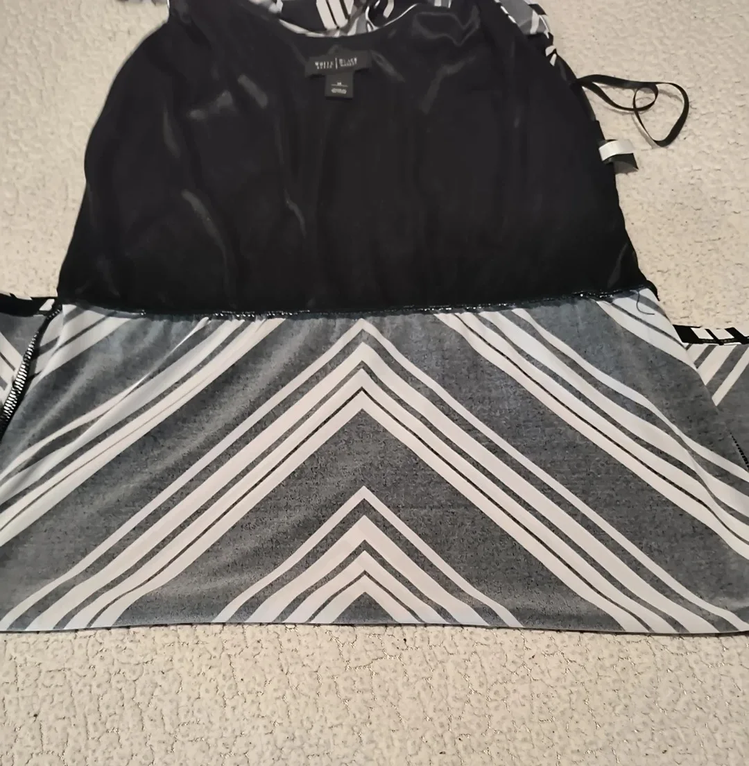 White House Black Market Dress - Size M image indicator(6)