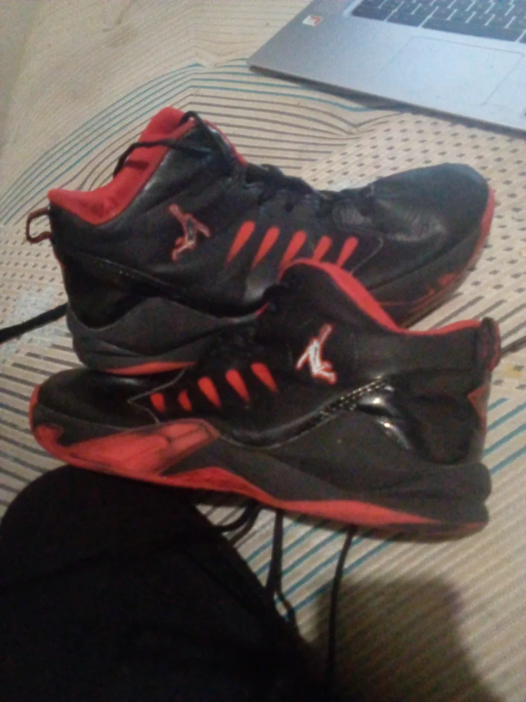 Fake Air Jordans basketball shoes image indicator(2)
