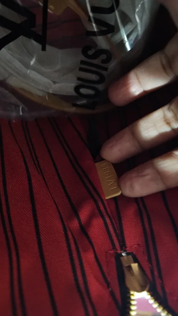 Louis Vuitton Monogram Handbag image indicator(2)