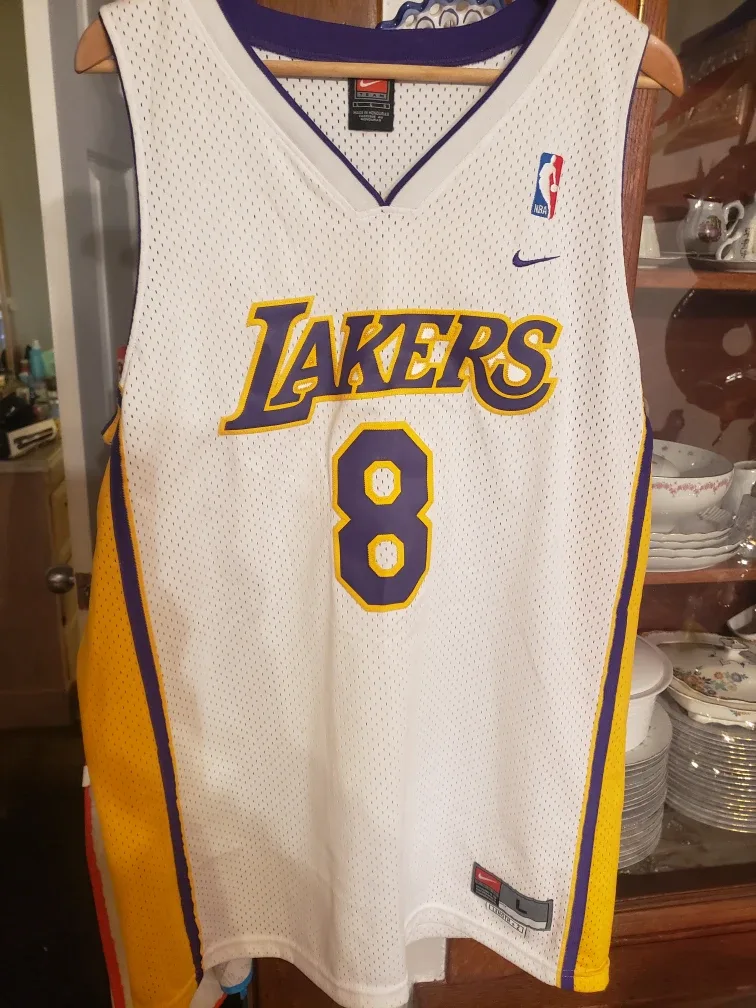 Nike Lakers Bryant #8 Jersey - Size L image indicator(5)