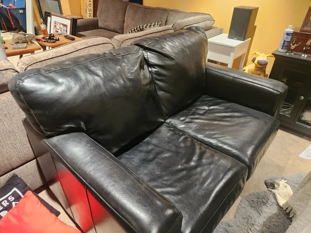 Black Leather Loveseat image indicator(3)
