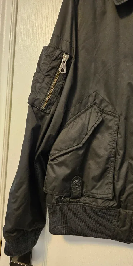 GAP Black Bomber Jacket Pre-Loved Medium image indicator(4)