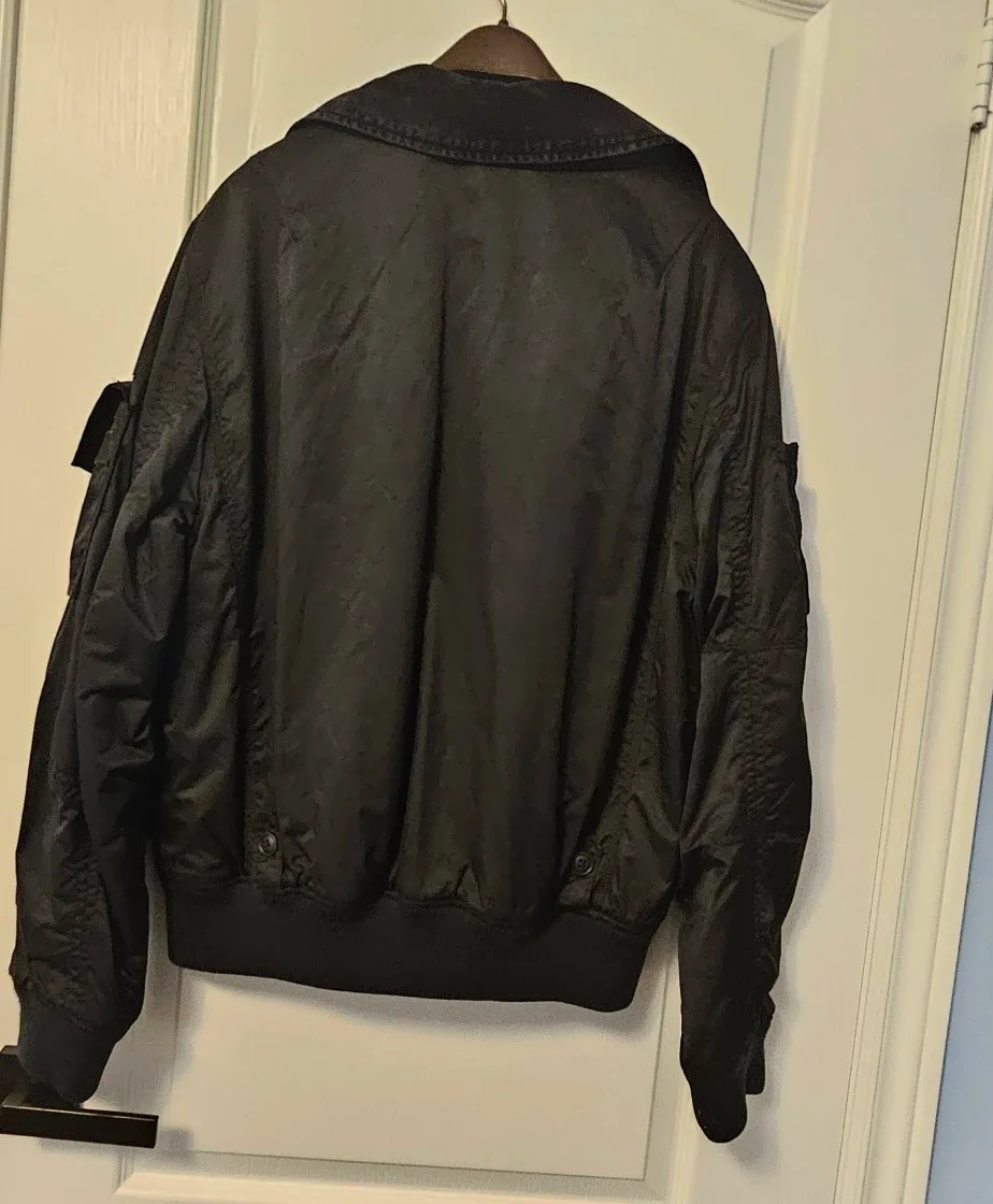 GAP Black Bomber Jacket Pre-Loved Medium image indicator(5)