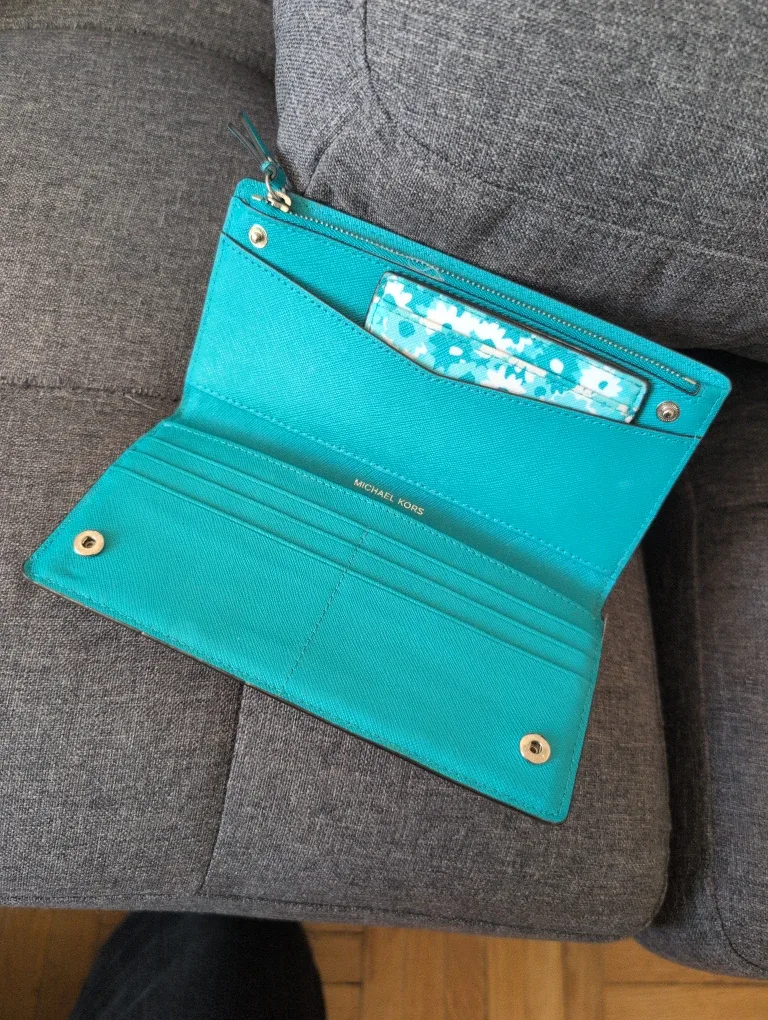 Michael Kors Wallet - Turquoise image indicator(2)