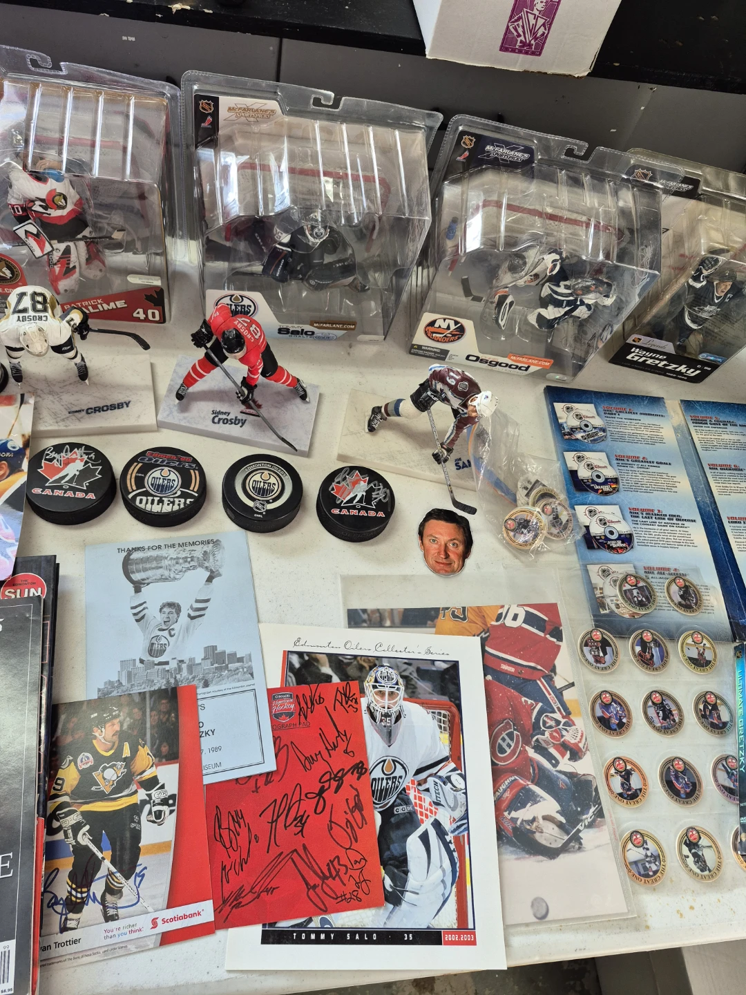 Hockey Memorabilia Lot - Oilers, Gretzky, Crosby - photo 2