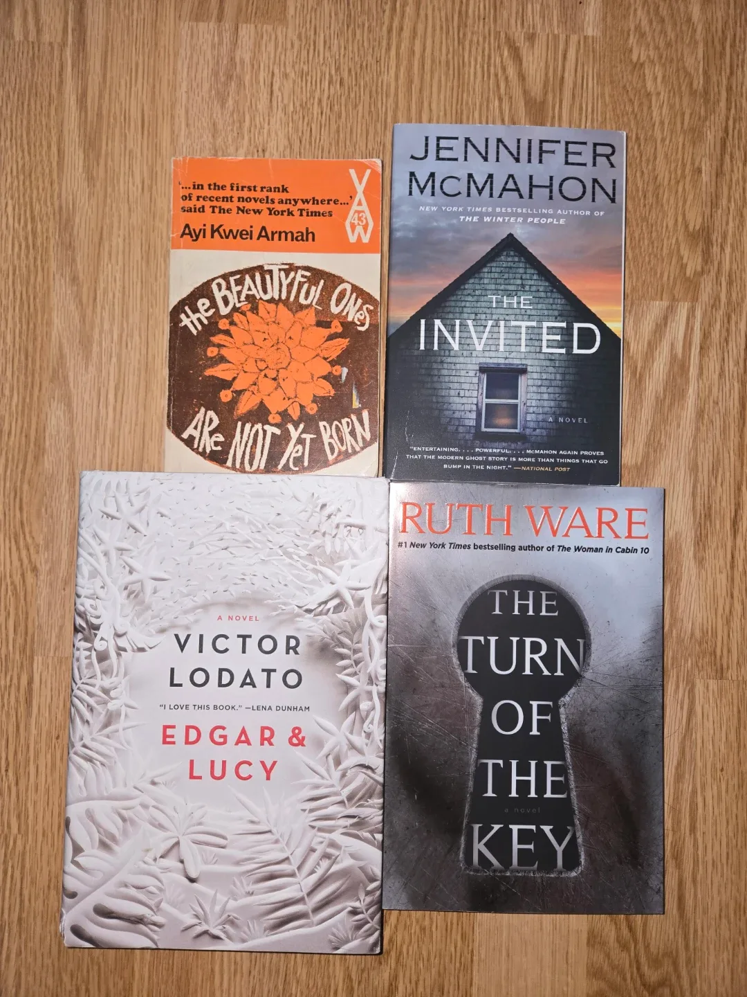 Assorted paperback books and hardcover books image indicator(3)