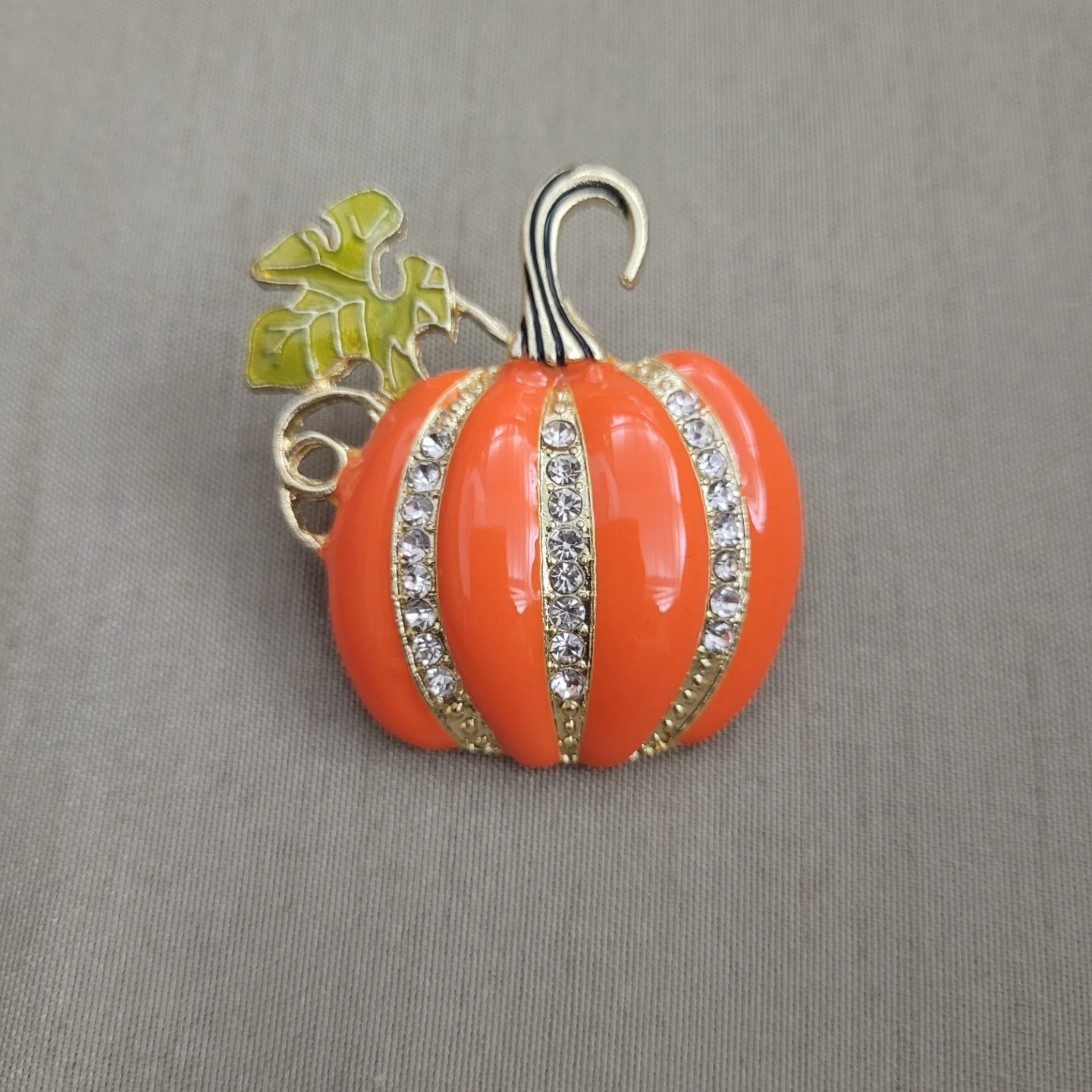 Beautiful 1 1/2" Pumpkin Fashion Brooch Brand New without Tags