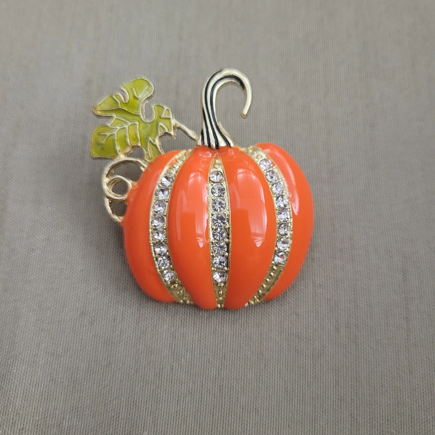 Beautiful 1 1/2" Pumpkin Fashion Brooch Brand New without Tags - photo 2