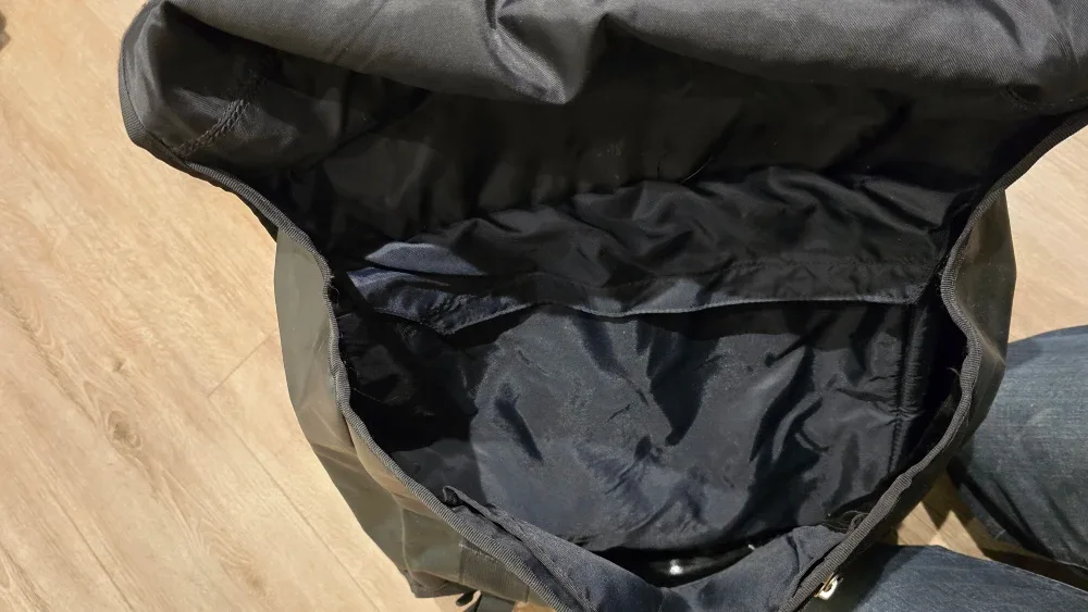 The North Face Black Messenger Bag image indicator(4)