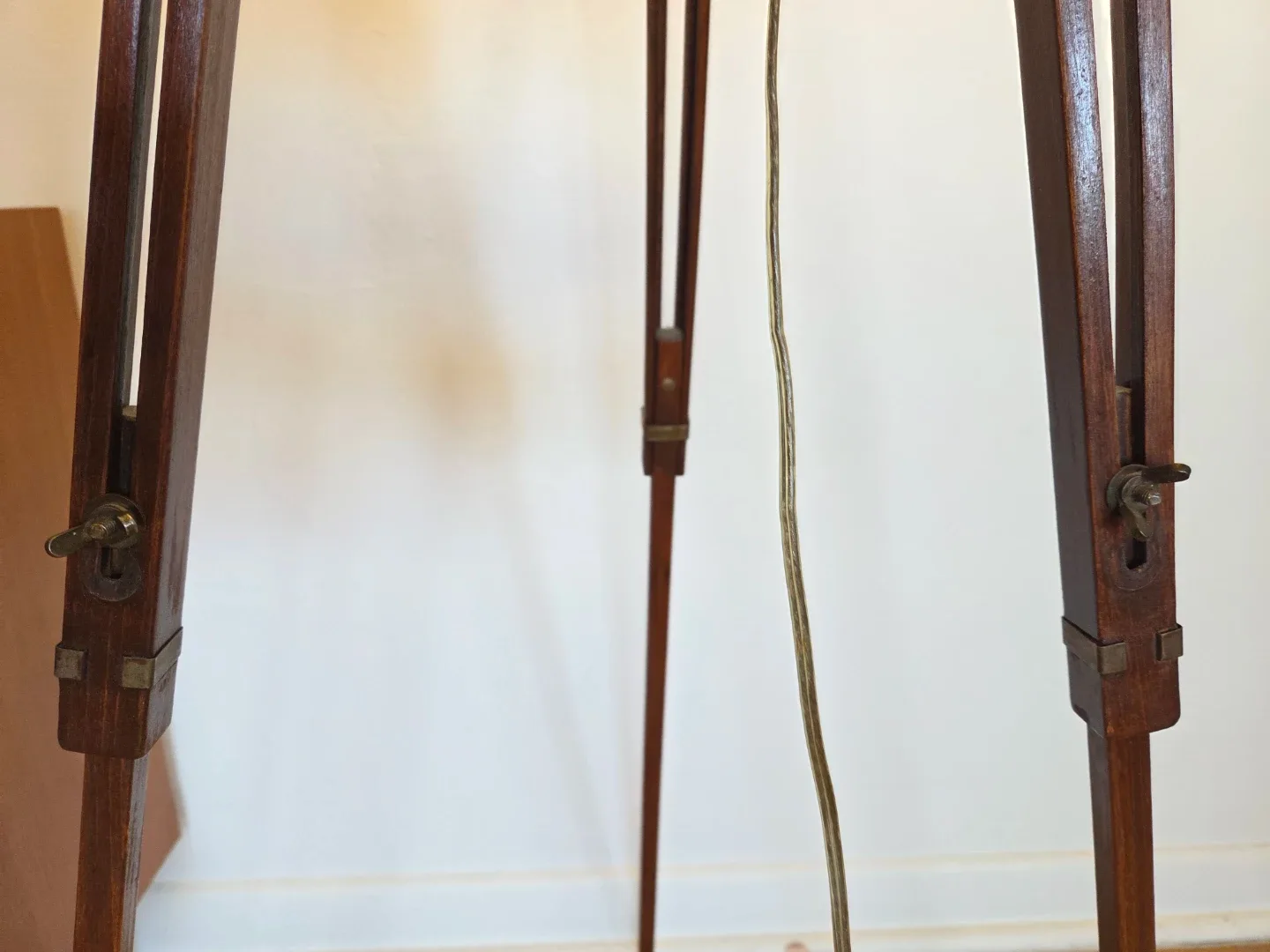 Tripod Floor Lamp image indicator(4)