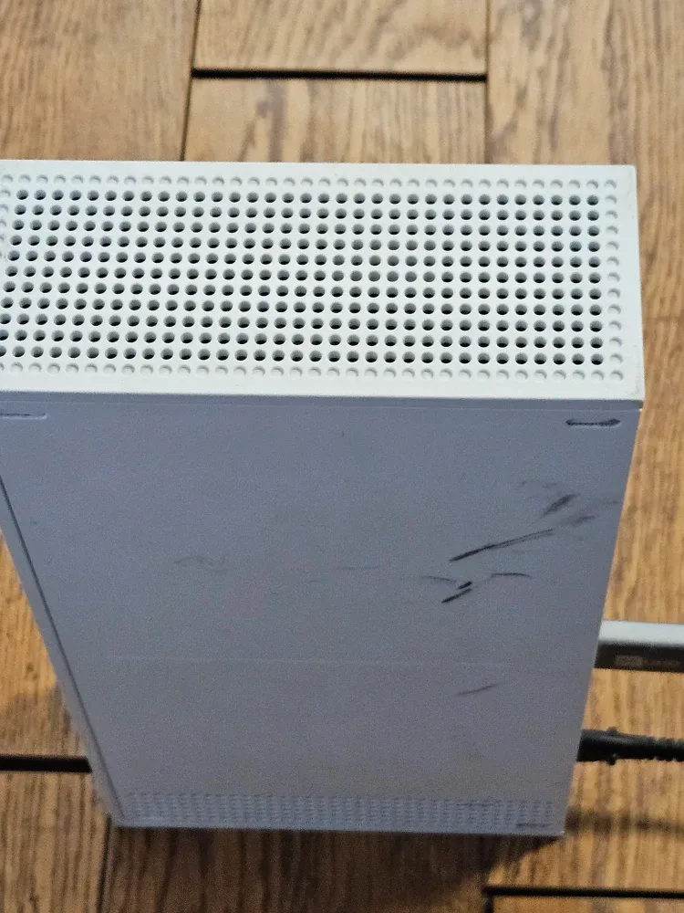 Xbox Series S Console - White ($210) image indicator(2)