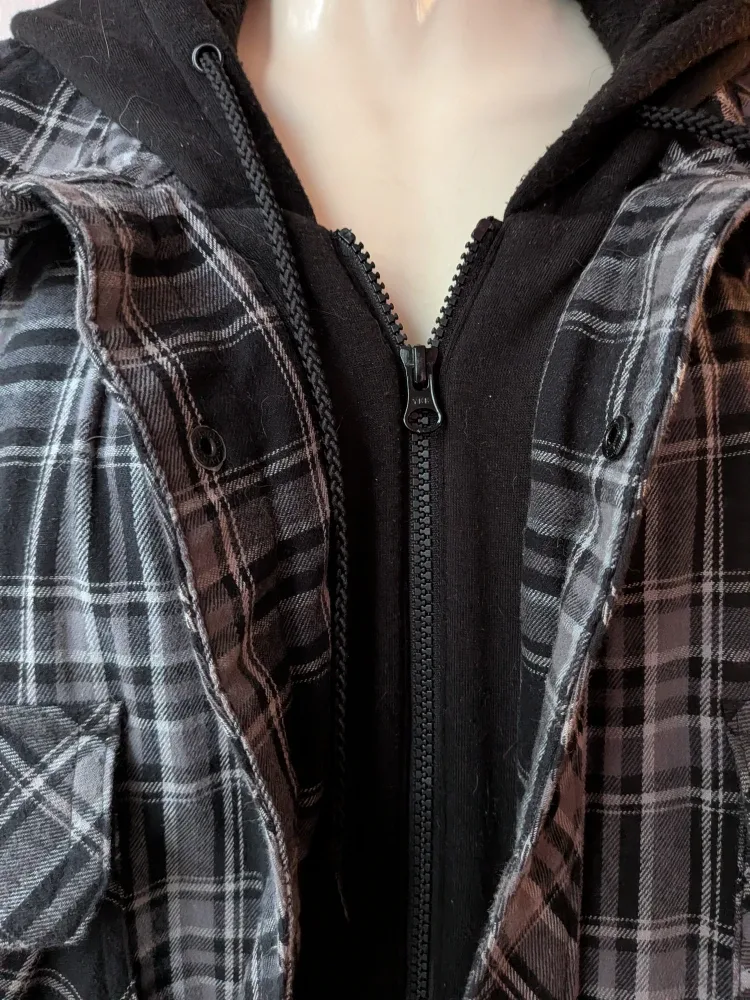 Plaid Flannel Shirt Jacket with Hood preowned sz XXL image indicator(4)