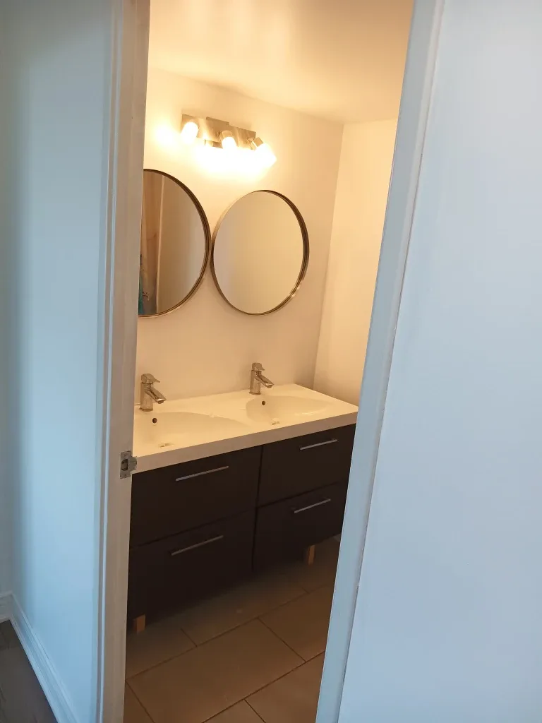 3 Bed, 1.5 Bath Condo for Rent image indicator(7)