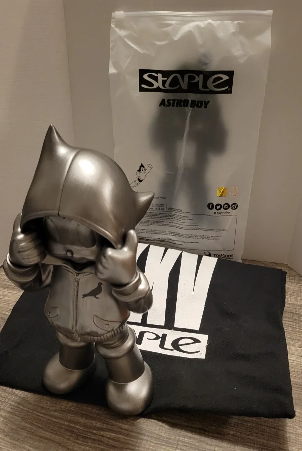 Staple Astro Boy XXV Figure Brand New image indicator(8)