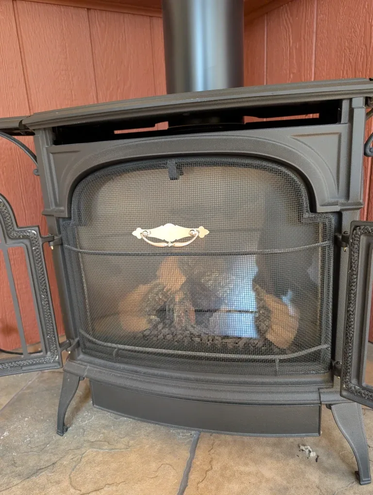 Black Cast Iron Wood Burning Stove image indicator(4)