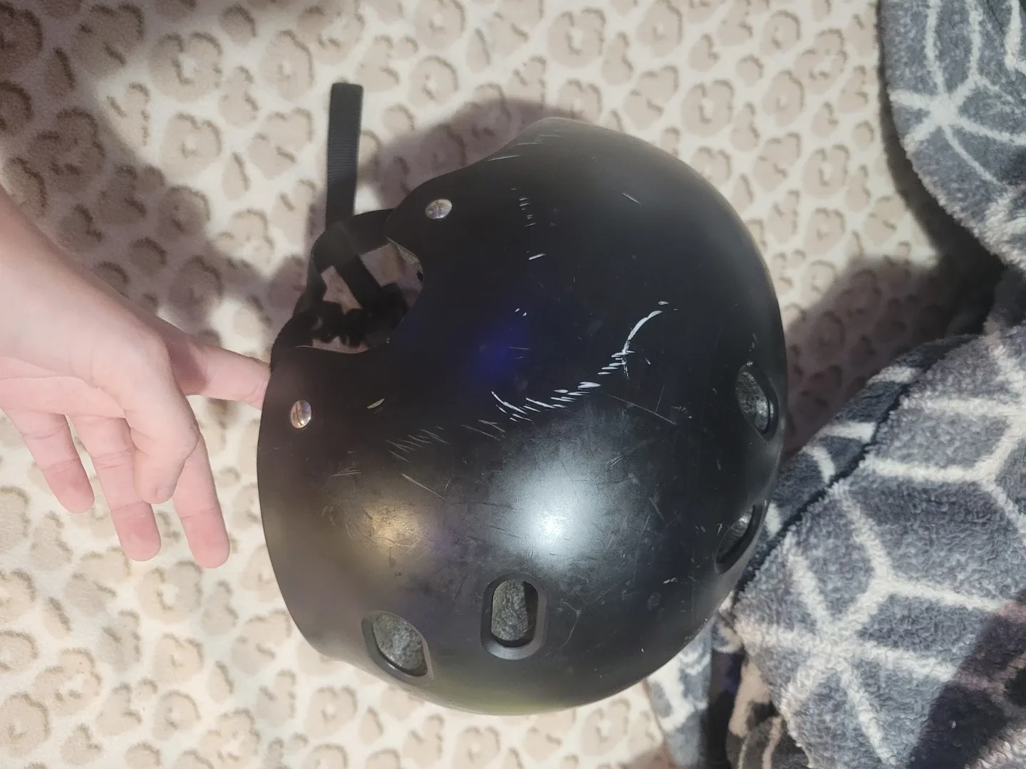 Black helmet image indicator(2)