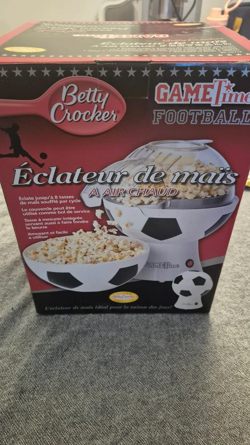 New in box Betty Crocker Game Time Football Popcorn Maker thumbnail