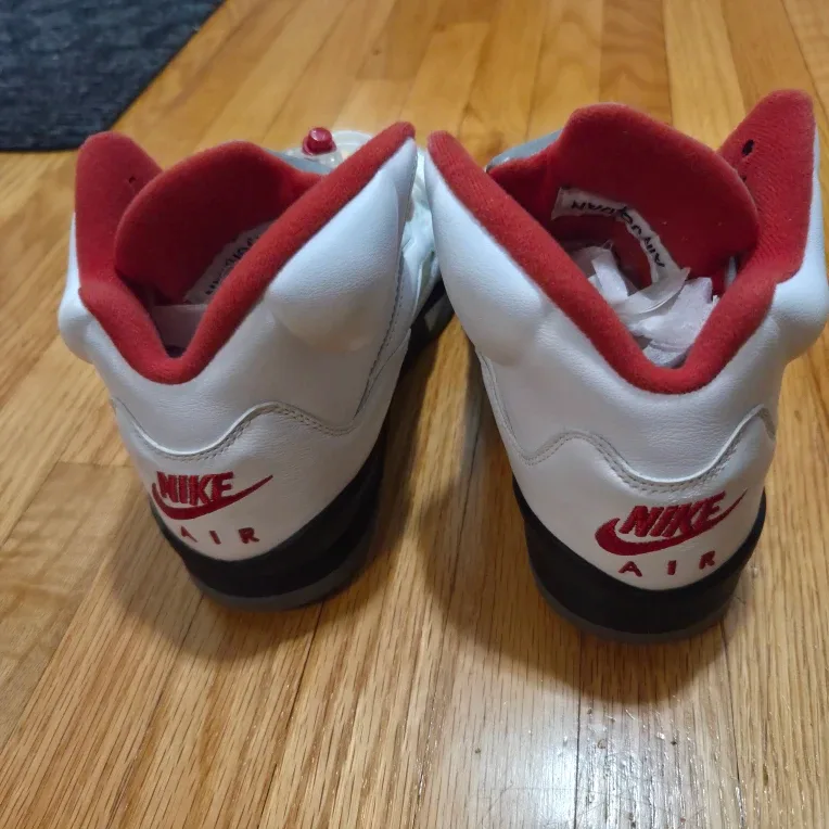 Nike Air Jordan 5 Retro White/Fire Red image indicator(2)