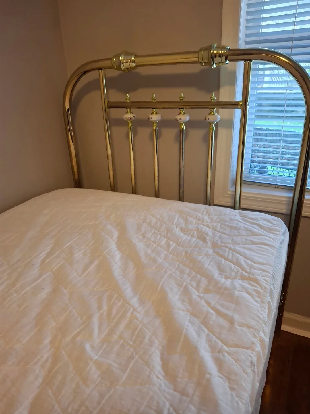 Single Bed Frame & Mattress image indicator(4)