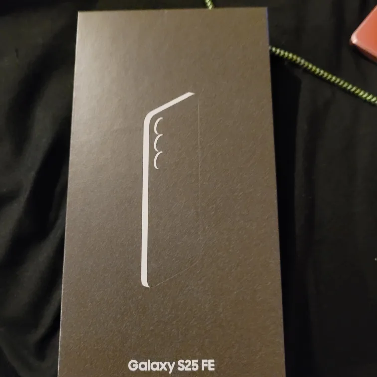 Samsung Galaxy S23 FE brand new image indicator(2)