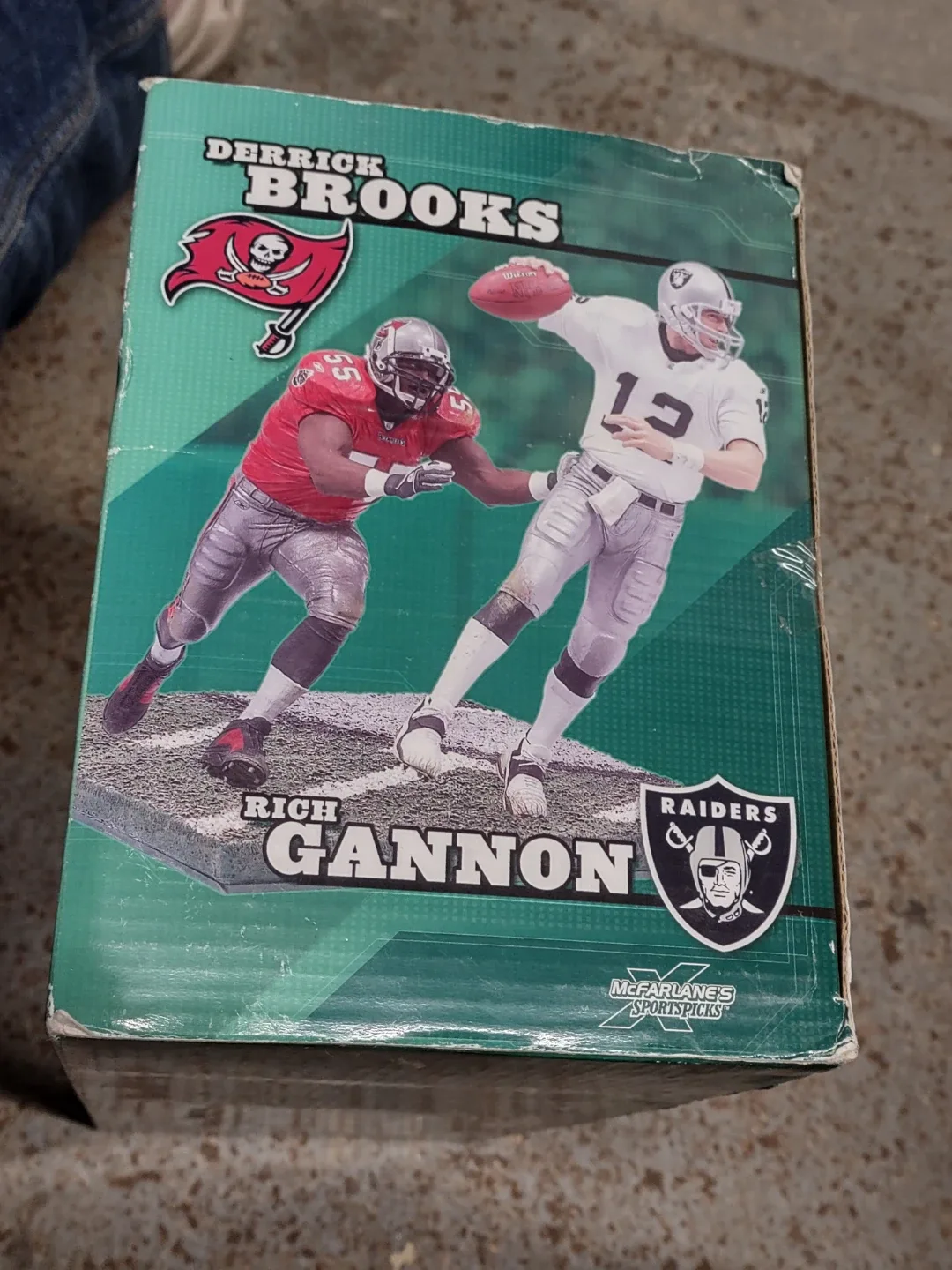 McFarlane NFL Rich Gannon vs Derrick Brooks Figure image indicator(5)