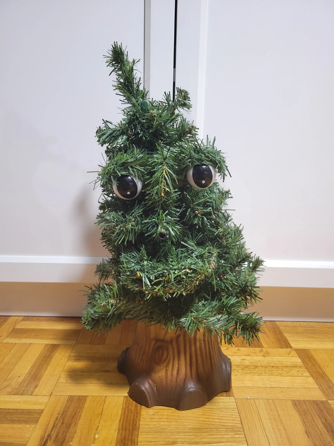 Rare Gemmy Animated Douglas Fir Christmas Tree