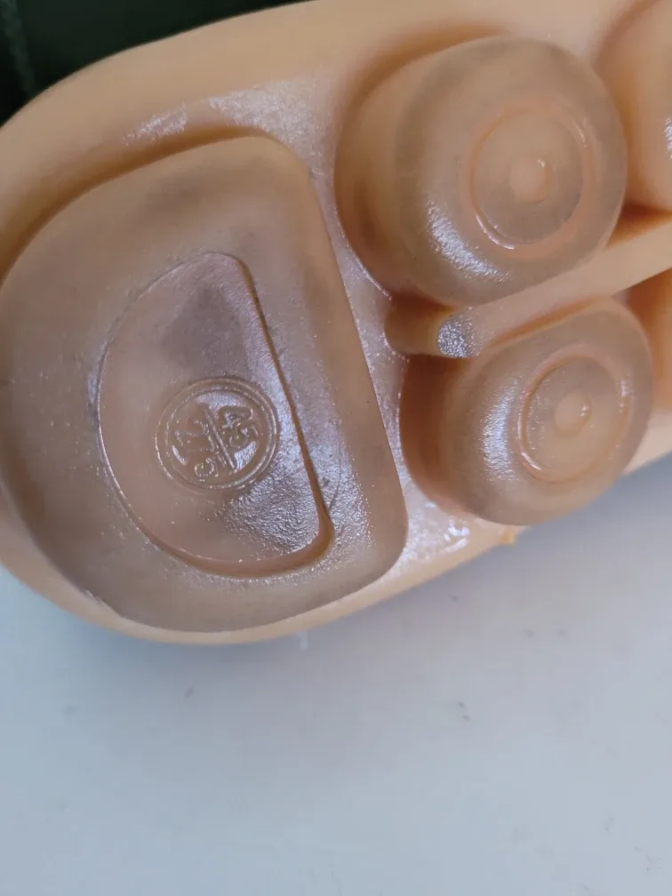 Softwaves Black Leather Flats - Size 10.5 image indicator(3)