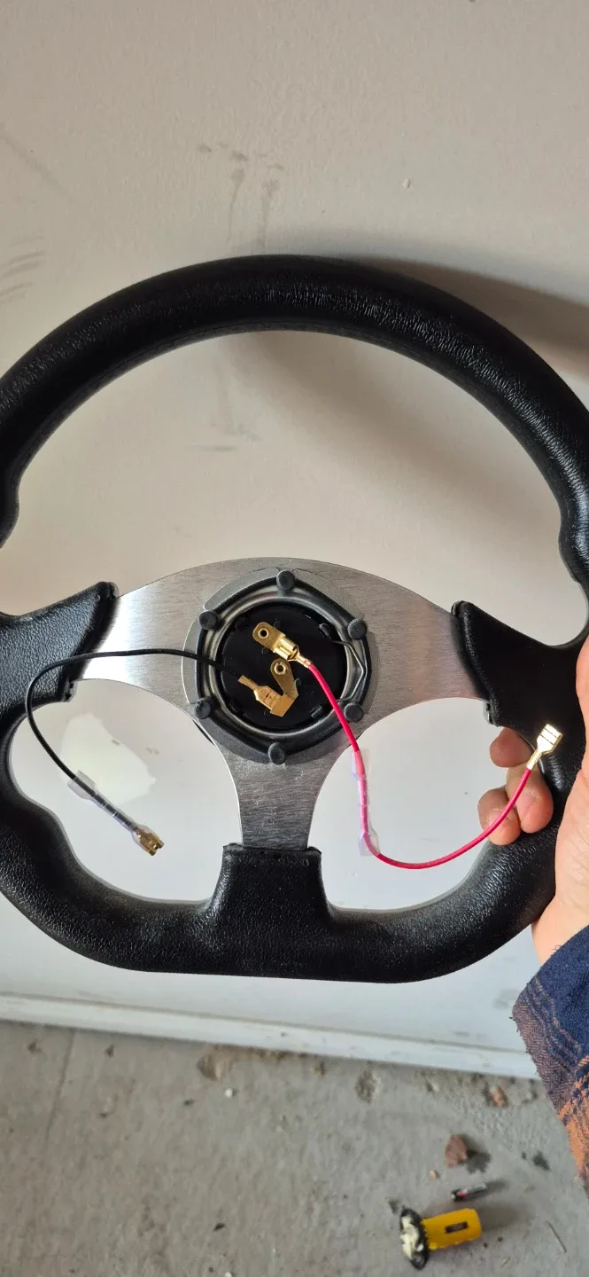 Momo Steering Wheel image indicator(2)