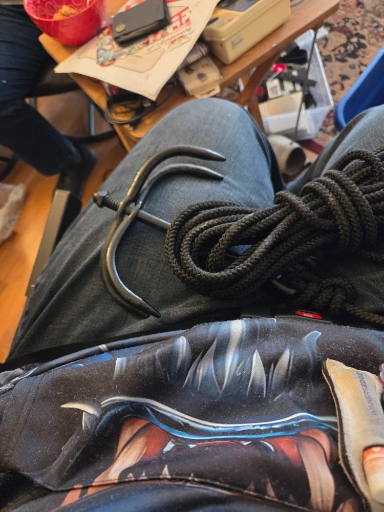 Grapling hook and roap